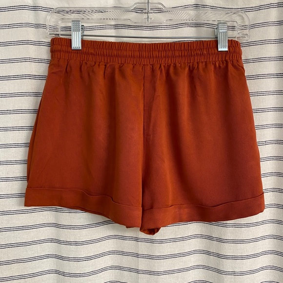 Rust Drawstring Cuffed Shorts - Picture 3 of 6